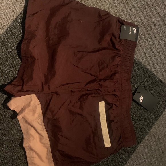 Women’s large Nike shorts. Brand new - Picture 2 of 2
